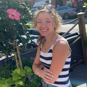 Meet your Posher, Chloe